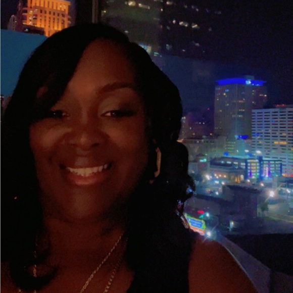 Meet your Posher, Crystal - Picture 4 of 5